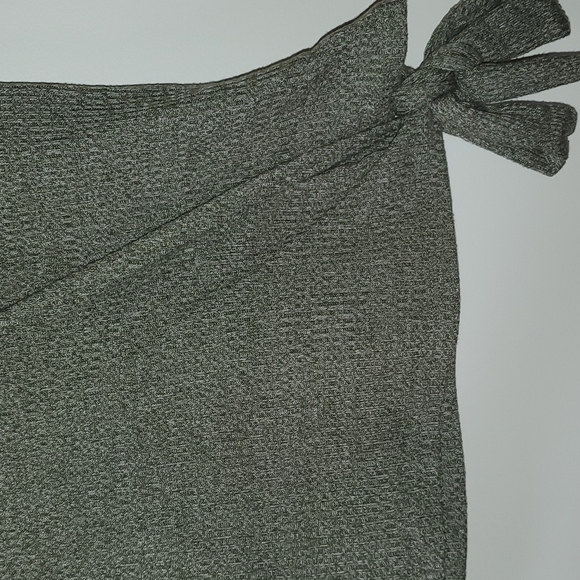 🫒 Pink Rose Olive Top - Picture 6 of 7